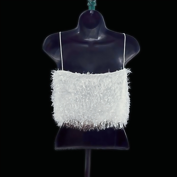 Show Me Your MuMu She Cute White Faux Feather Fuzzy Top, size XL - Picture 6 of 6